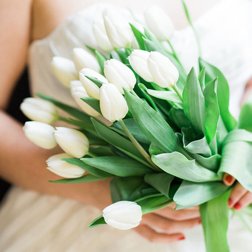 Nên chọn một bóa hoa cưới phù hợp với mọi điều kiện 